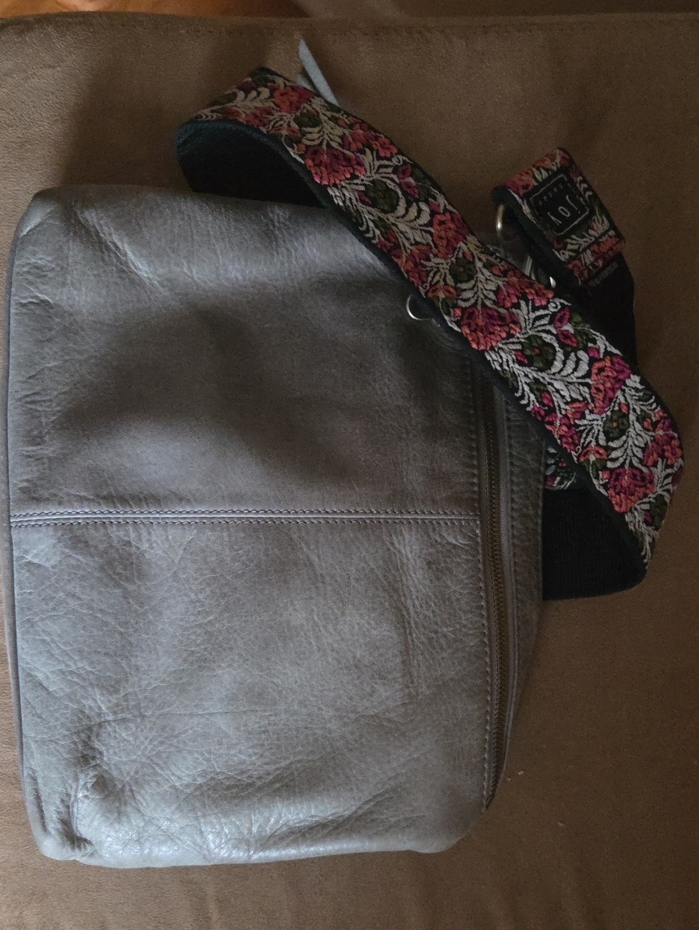 Hobo Leather Crossbody Leather Bag with Decorative Guitar Strap - Gray